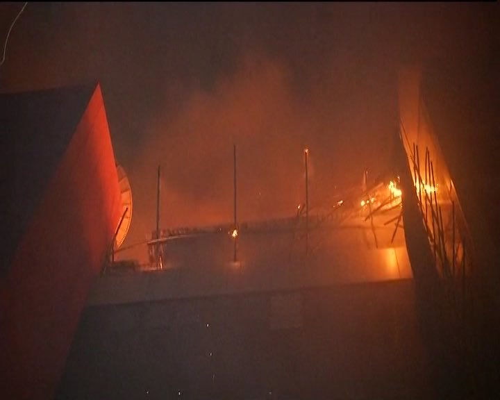 Suman 15 muertos incendio edificio Mumbai