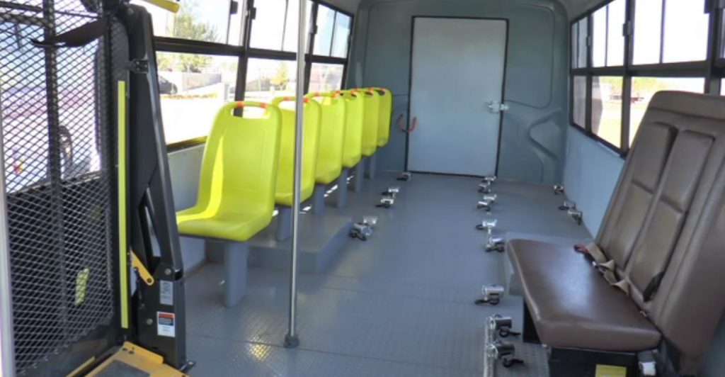 Inicia operaciones transporte público para personas con discapacidad
