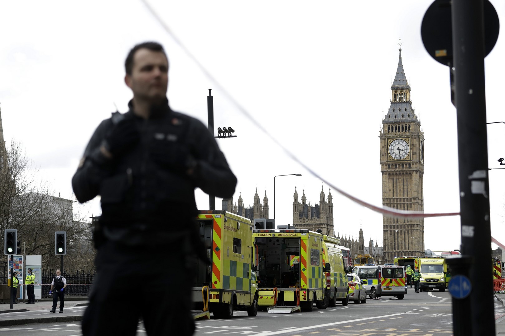 La Policía británica resguarda el área cercana al Parlamento en Londres