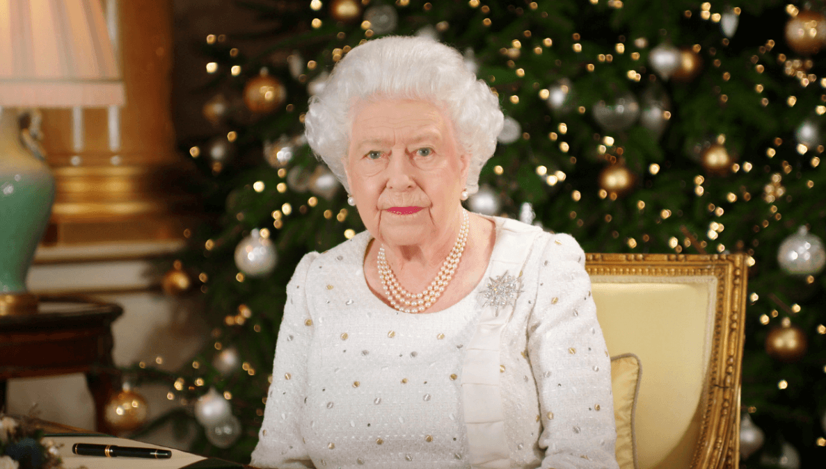 La reina Isabel II durante su mensaje de Navidad