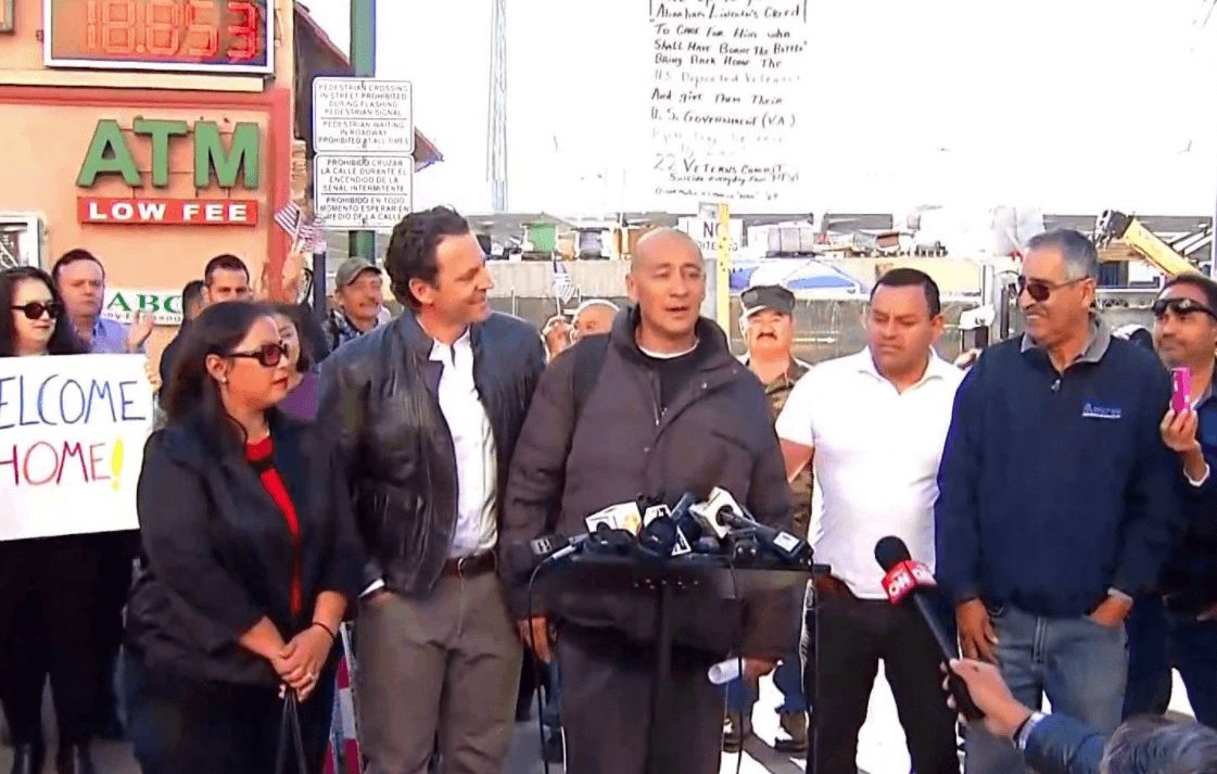 Exmarine deportado a México regresa a Estados Unidos 15 años después