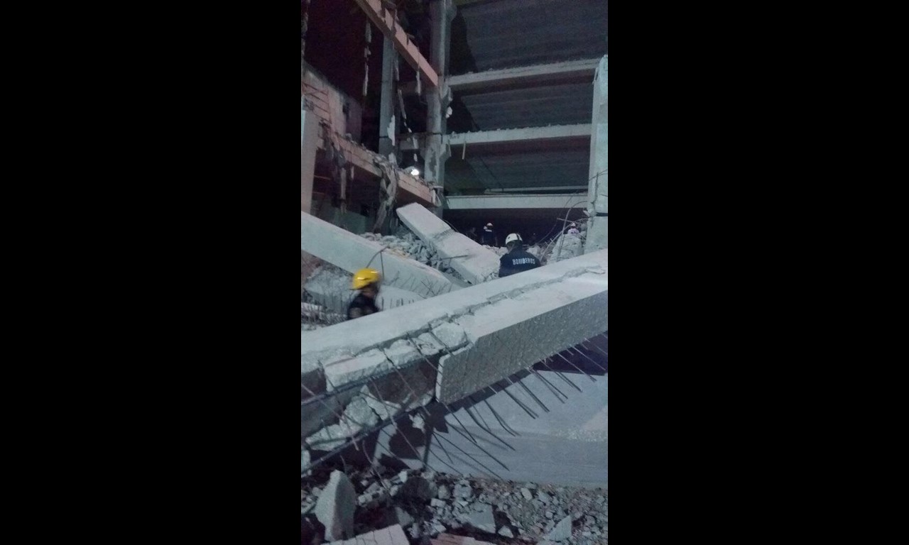 Encuentran quinto cuerpo en derrumbe de construcción en Mérida