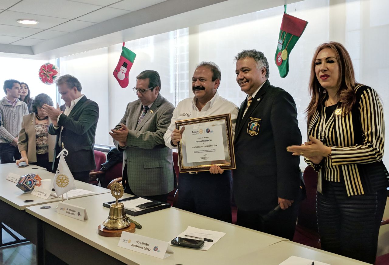Miembros Rotary Club reconocen labor Armando Ahued