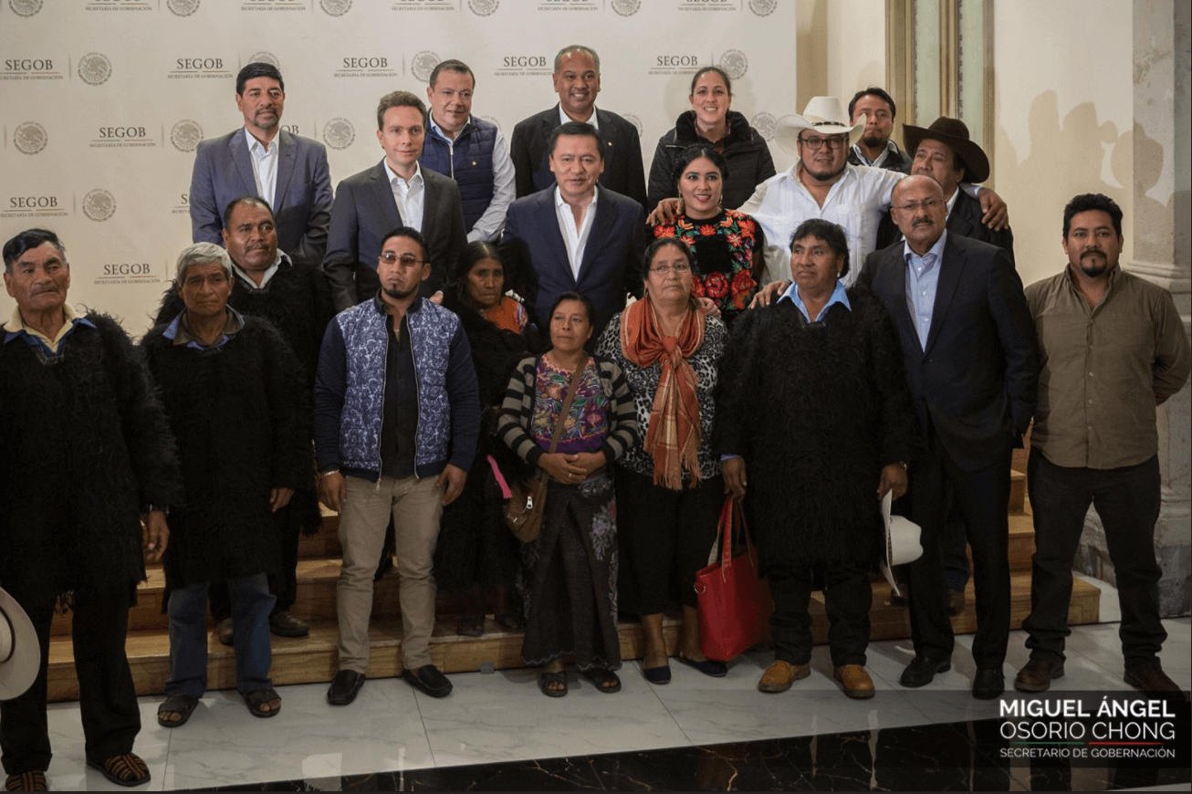 Firman convenio concertación atender desplazados Chiapas