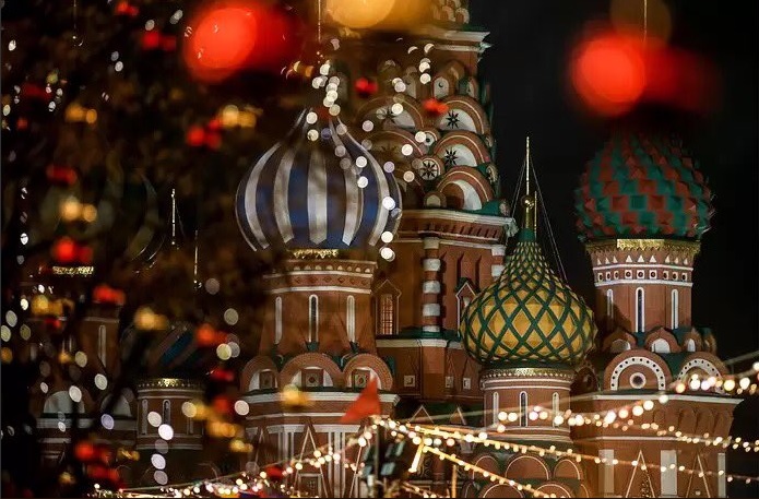 rusia se alista para recibir año nuevo y navidad