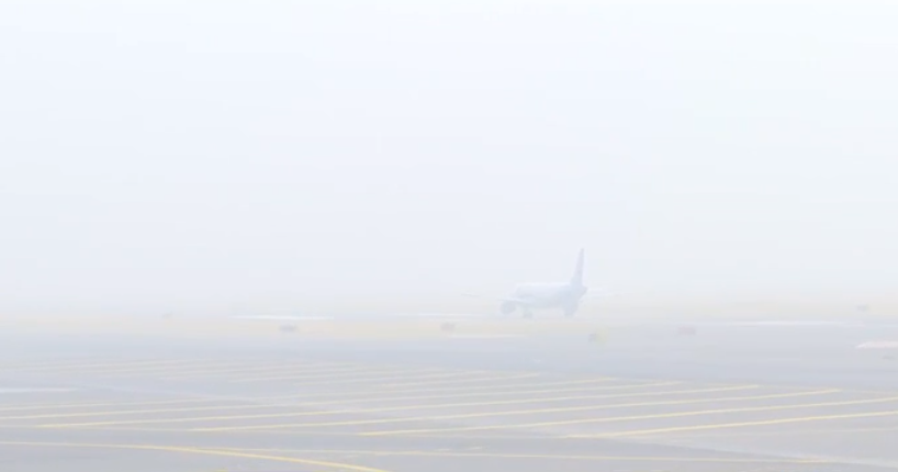 Banco de niebla afecta vuelos en Aeropuerto de la Ciudad de México
