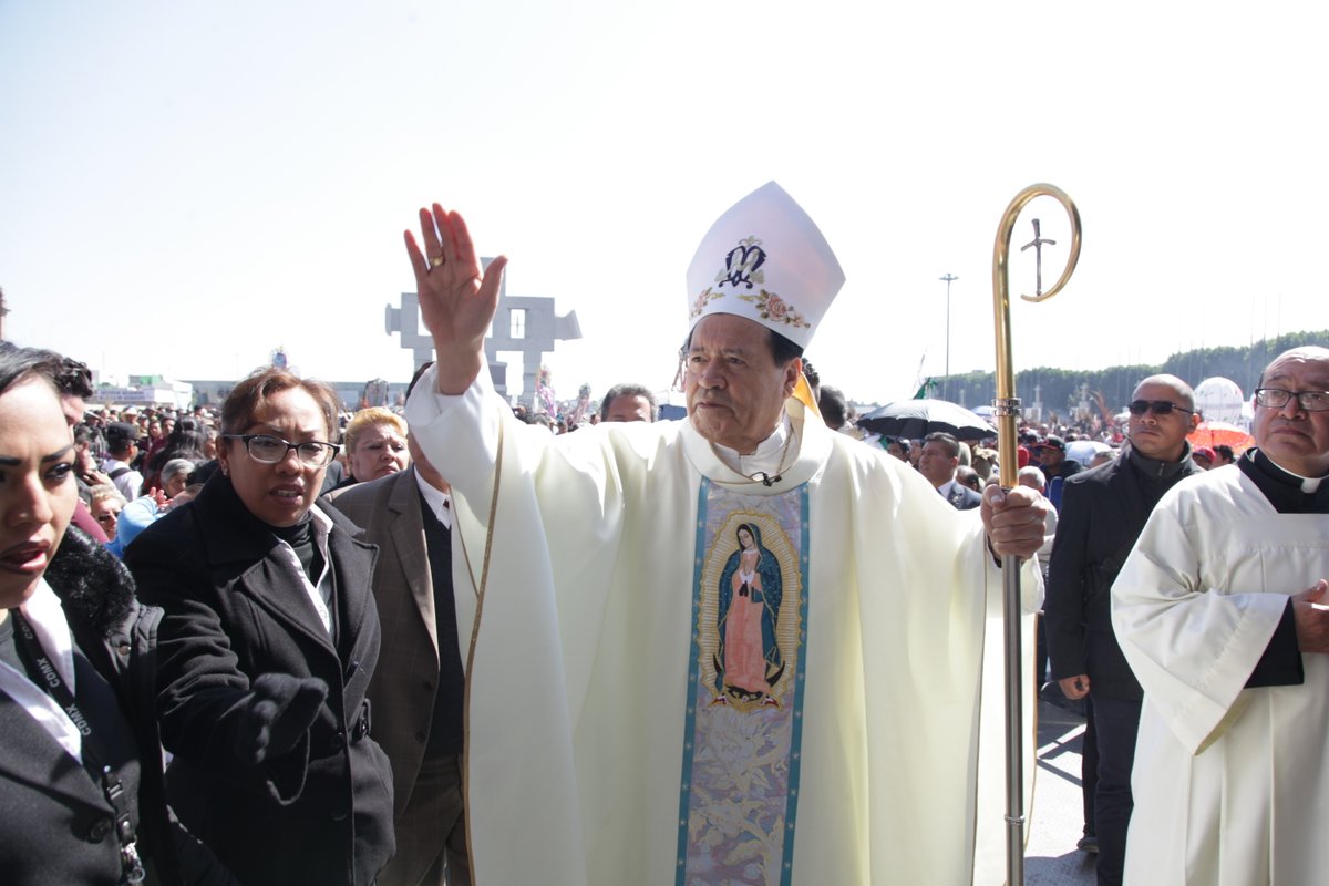 Norberto Rivera encabeza Misa de Bendición de las Rosas en la Basílica de Guadalupe