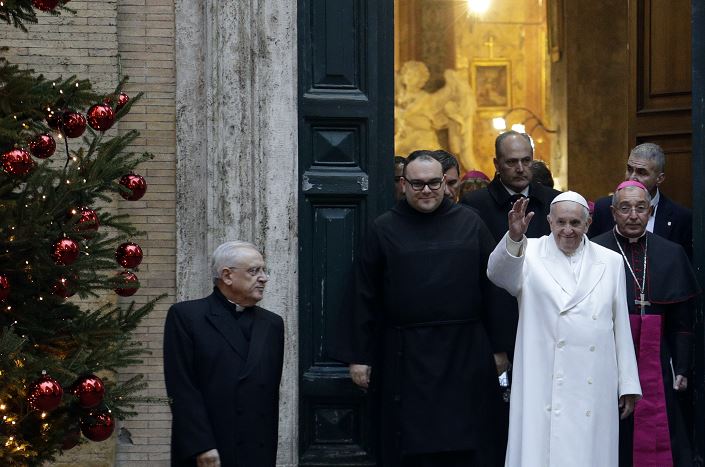 Papa Francisco pide en Roma 'anticuerpos' contra la indiferencia y la degradación