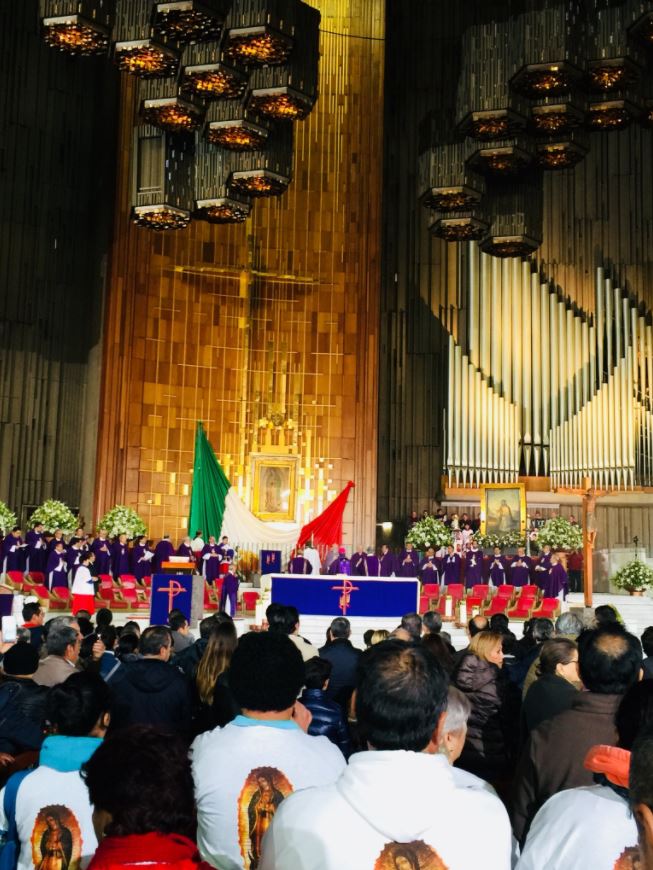 Trabajadores de Televisa realizan su peregrinación anual a la Basílica de Guadalupe