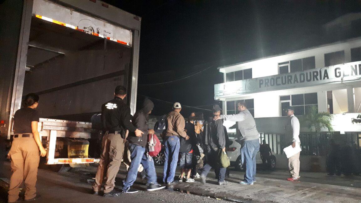 rescatan a 153 indocumentados en Cunduacán, Tabasco