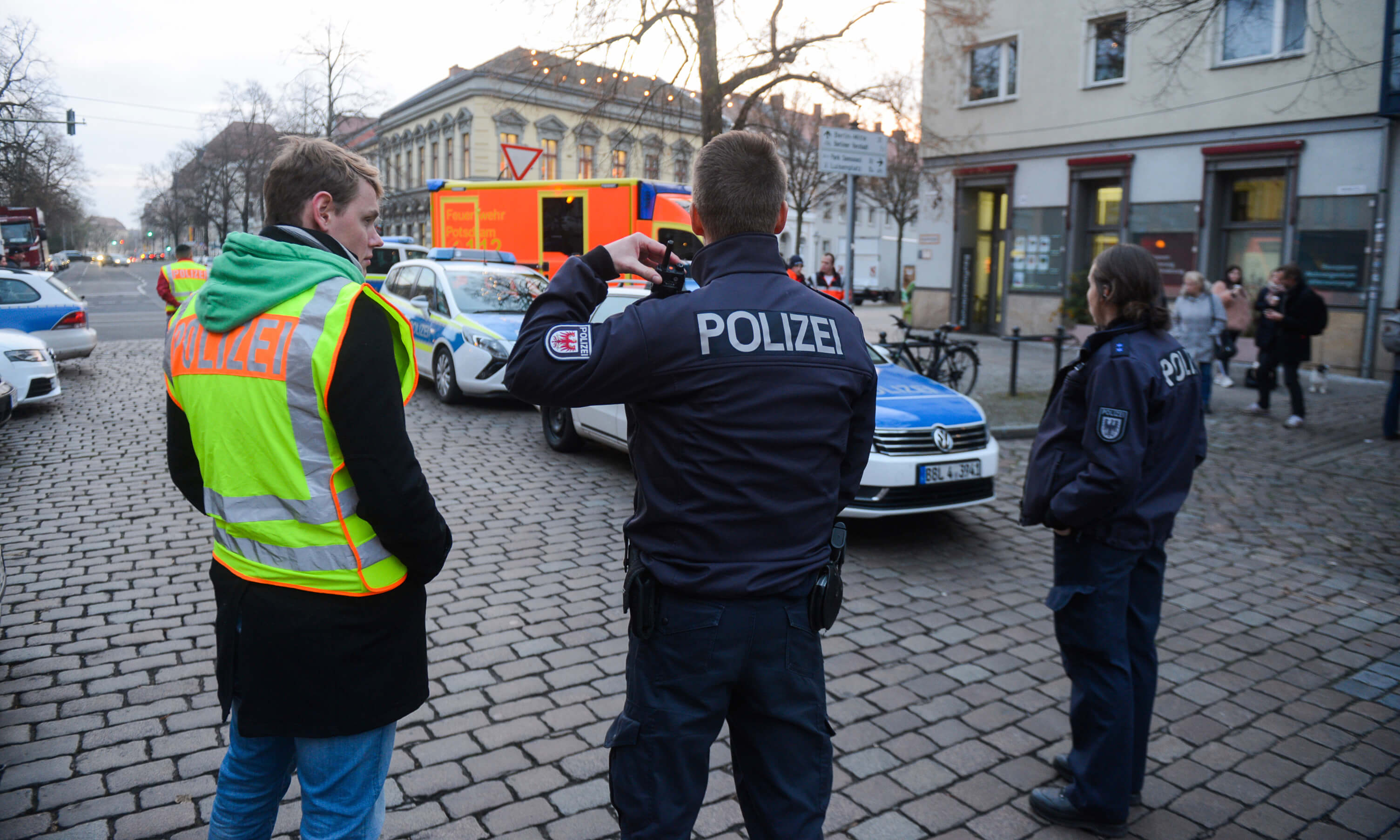 Policía de Potsdam, Alemania, encuentra artefacto explosivo en mercado de Navidad