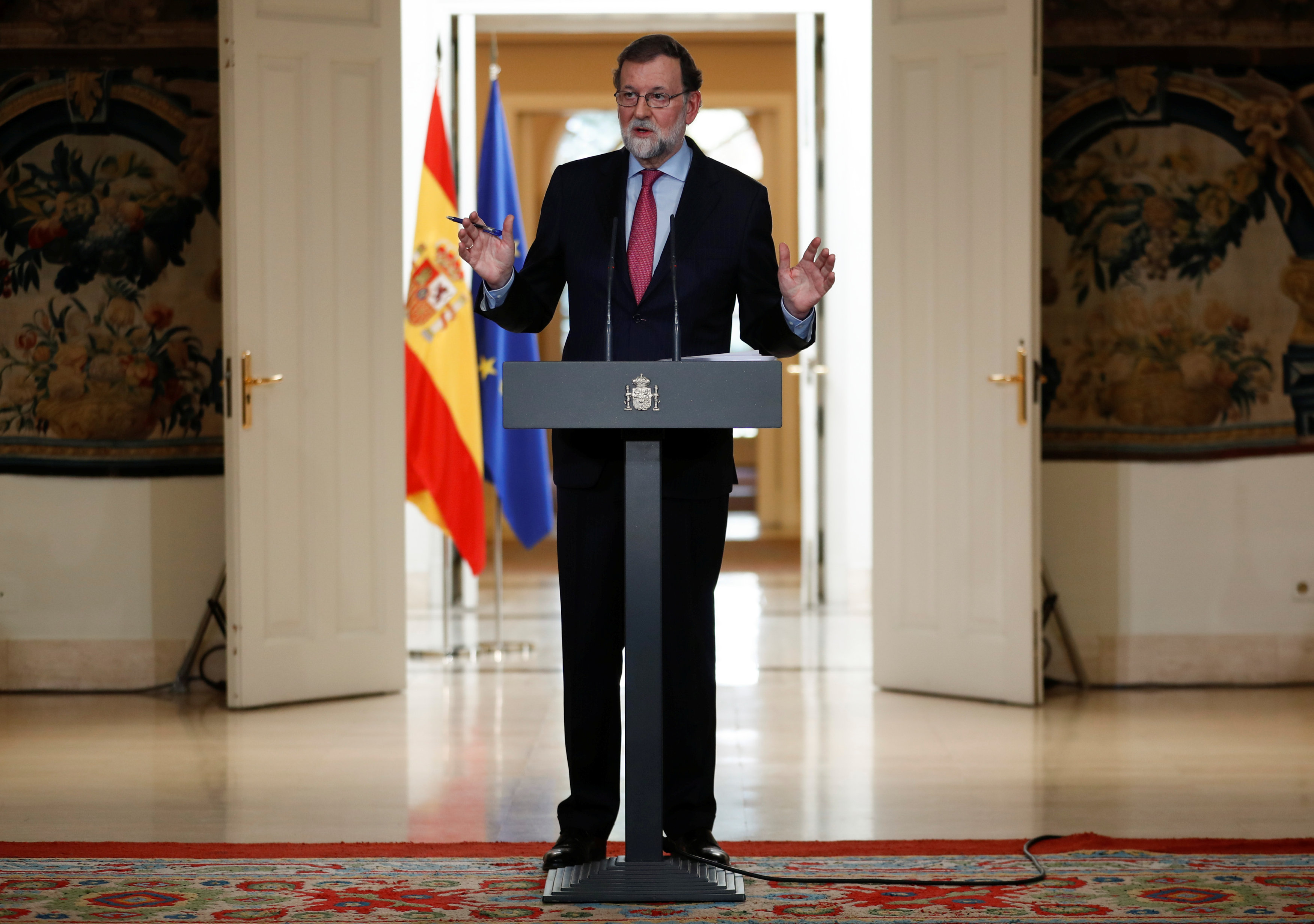 Prevé que la economía española crezca en promedio 2.5 por ciento