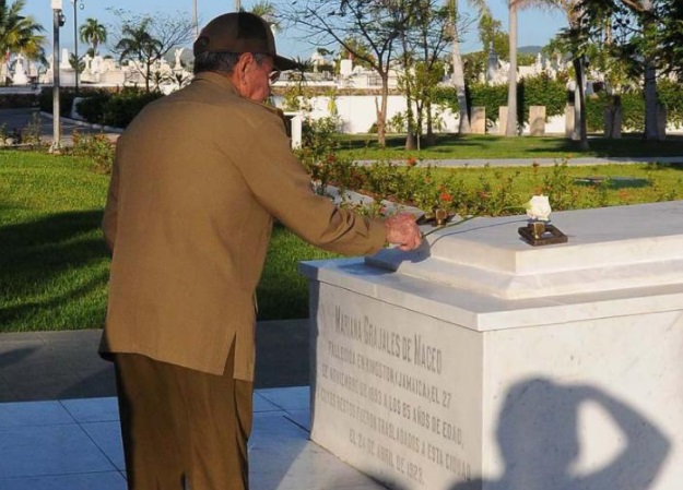 Homenajean a Fidel Castro a un año del entierro de sus cenizas