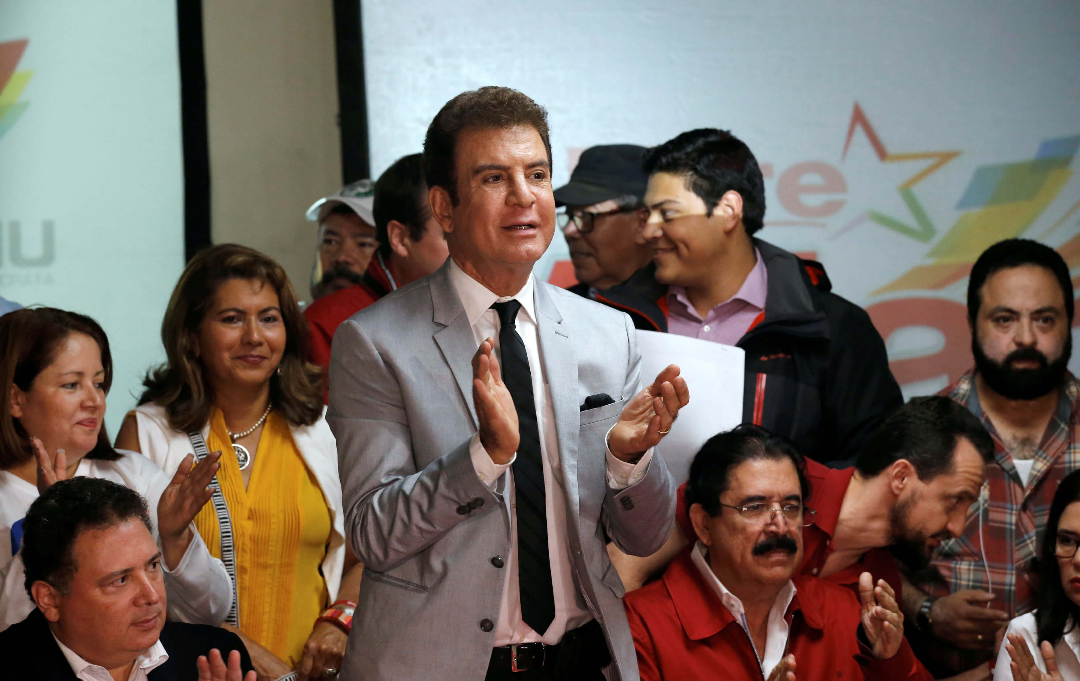 Oposición hondureña rechaza liderazgo Hernández conteo votos