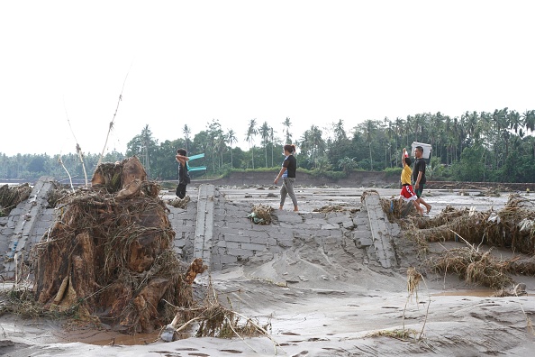 Tormenta Tembin se debilita causar 240 muertos Filipinas
