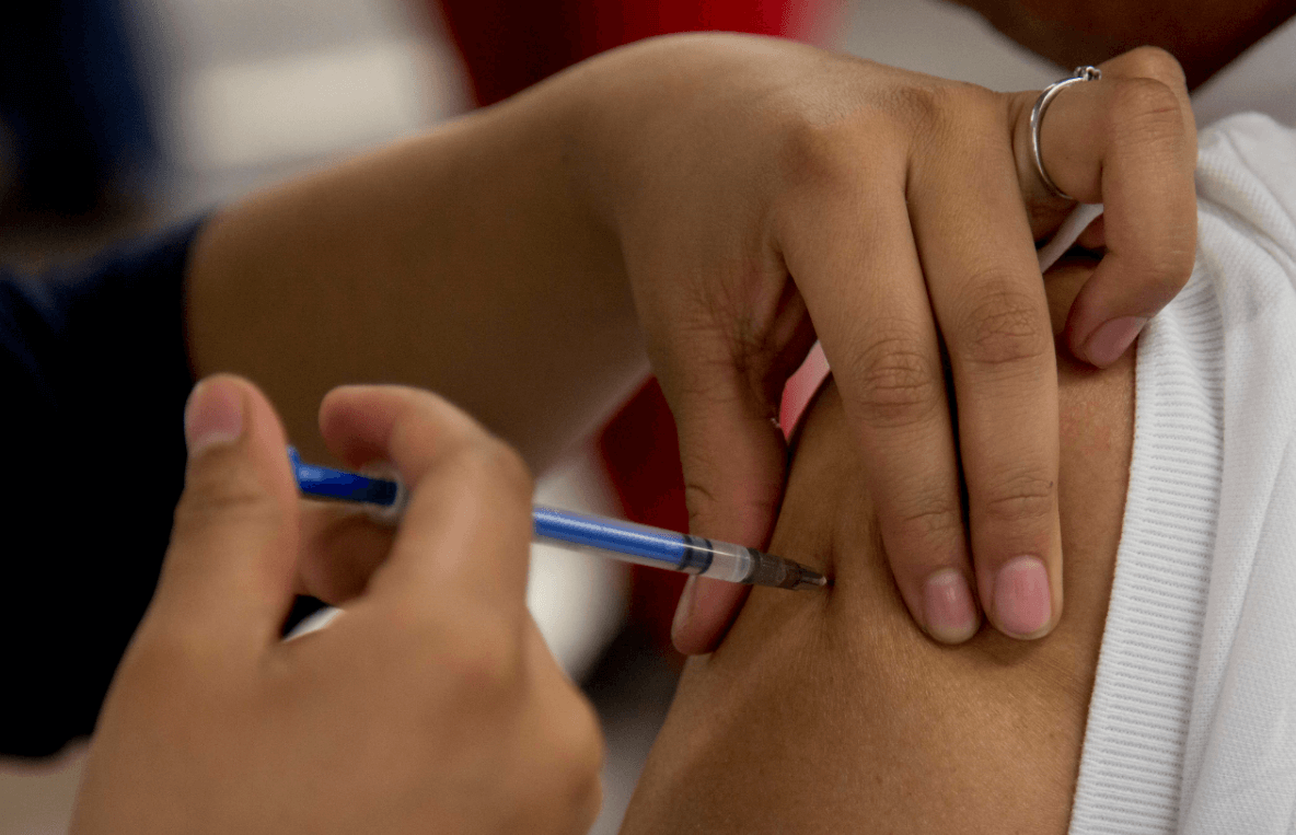 Vacuna contra el virus AH1N1 es aplicada en Mexico