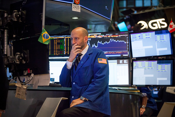 Las acciones en Wall Street abren a la baja