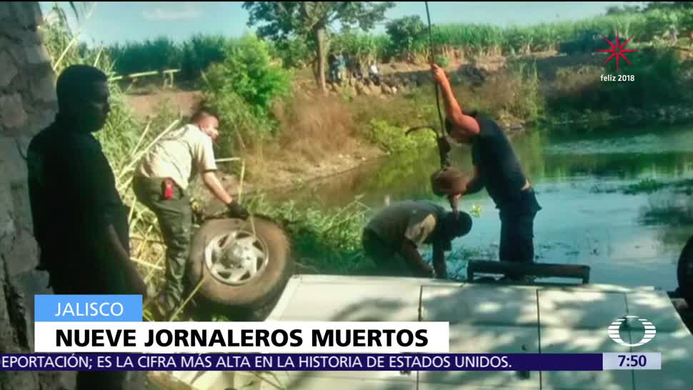 Mueren jornaleros en Jalisco; su camioneta cayó a un río