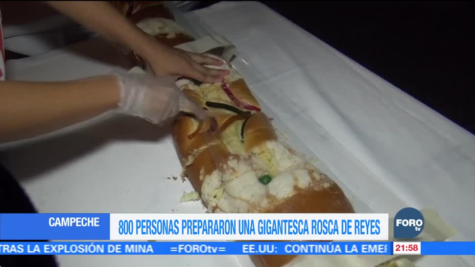800 personas prepararon una gigantesca rosca de reyes en Campeche