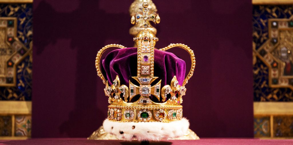 Isabel II recuerda el día de su coronación como horrible y muy incómodo 