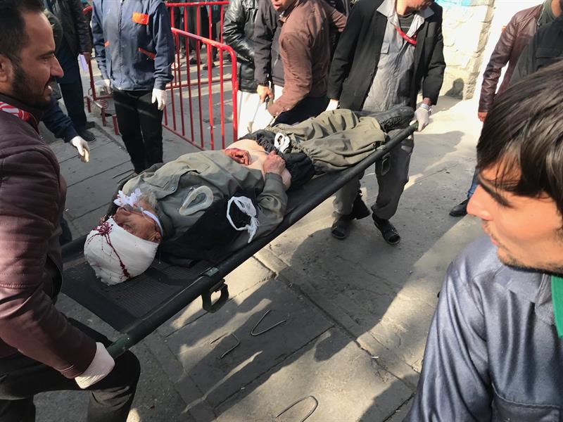 ataque taliban kabul deja 17 muertos mas cien heridos