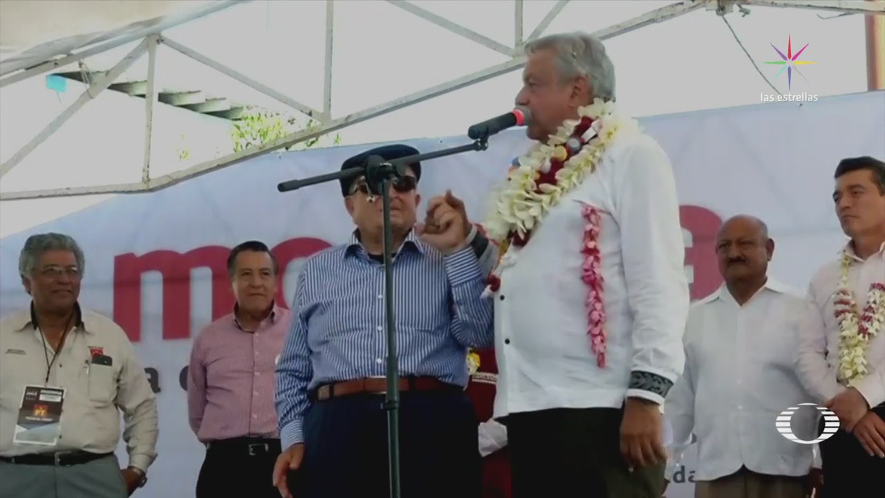 Abuelo del gobernador de Chiapas acompaña a AMLO, en Chiapas
