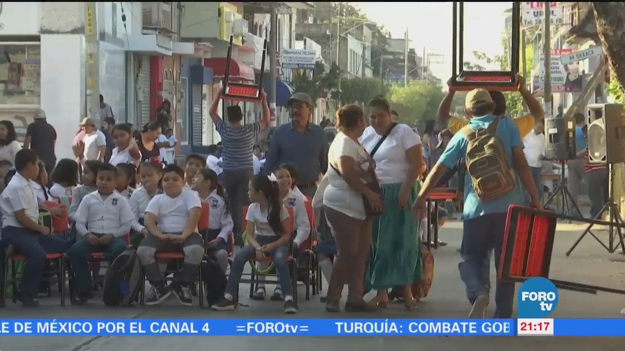 Alumnos Toman Clases Calles Oaxaca