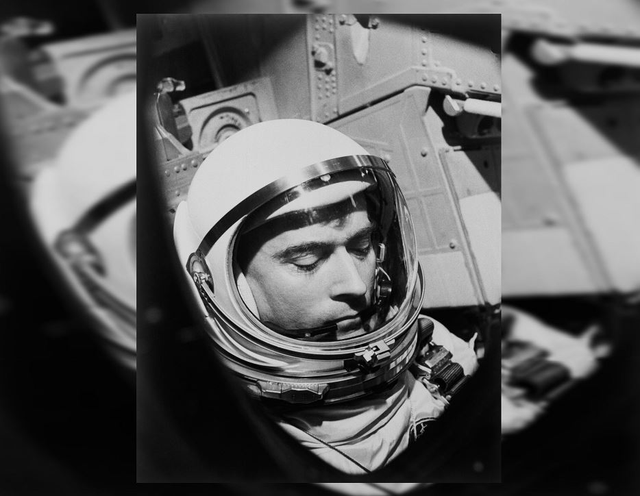 Muere el astronauta John Young, el noveno hombre en pisar la Luna