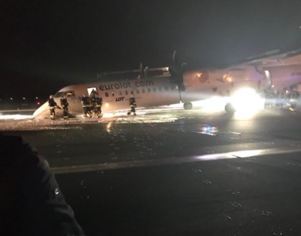 Avión de pasajeros aterriza de emergencia en Polonia