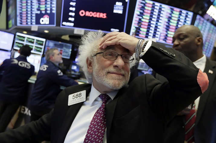 Wall Street cierra pérdidas y Dow Jones baja 1 37 ciento