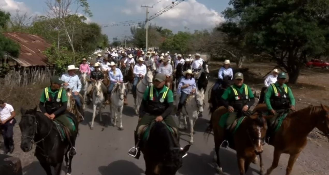 Cabalgata de Veracruz, ofrenda a los santos