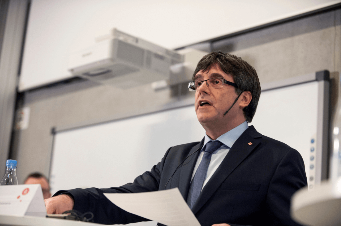 Puigdemont augura pronto gobierno en Cataluña; es hora de negociar, dice
