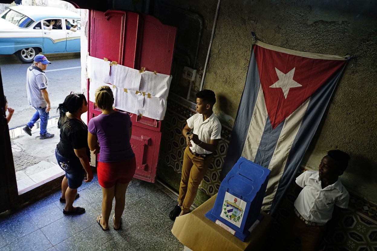 Celebran 11 de marzo elecciones en Cuba que marcan relevo de Castro
