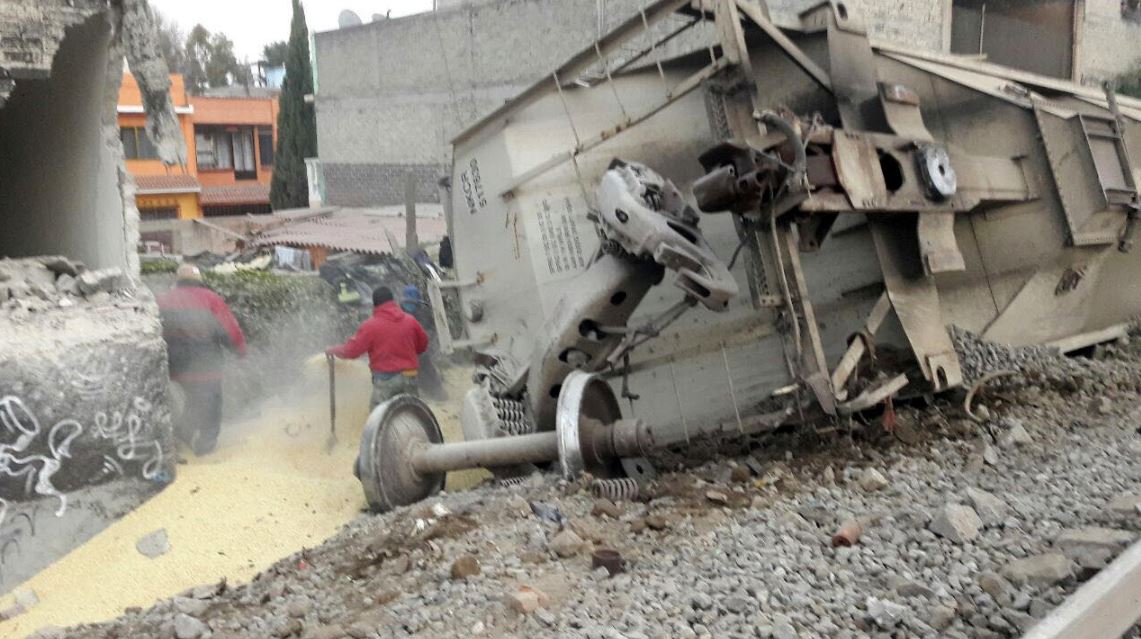 Descarrilamiento de tren en Ecatepec, Edomex, deja cinco muertos.. (EFE)