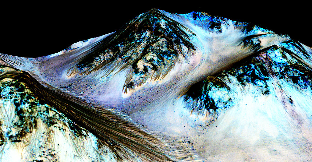 Científicos detectan glaciares cerca superficie Marte