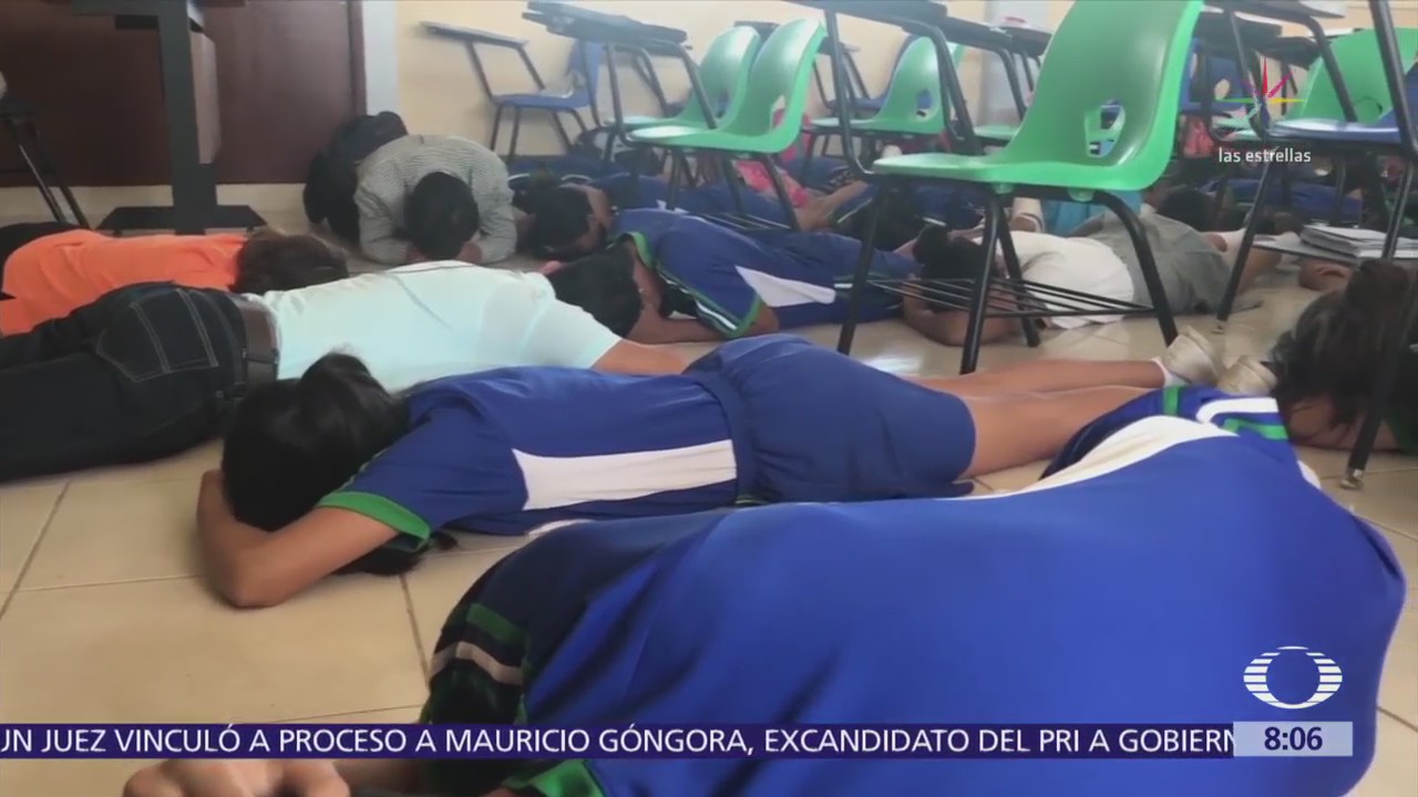 Escuelas de Colima entrenan para protegerse ante balaceras