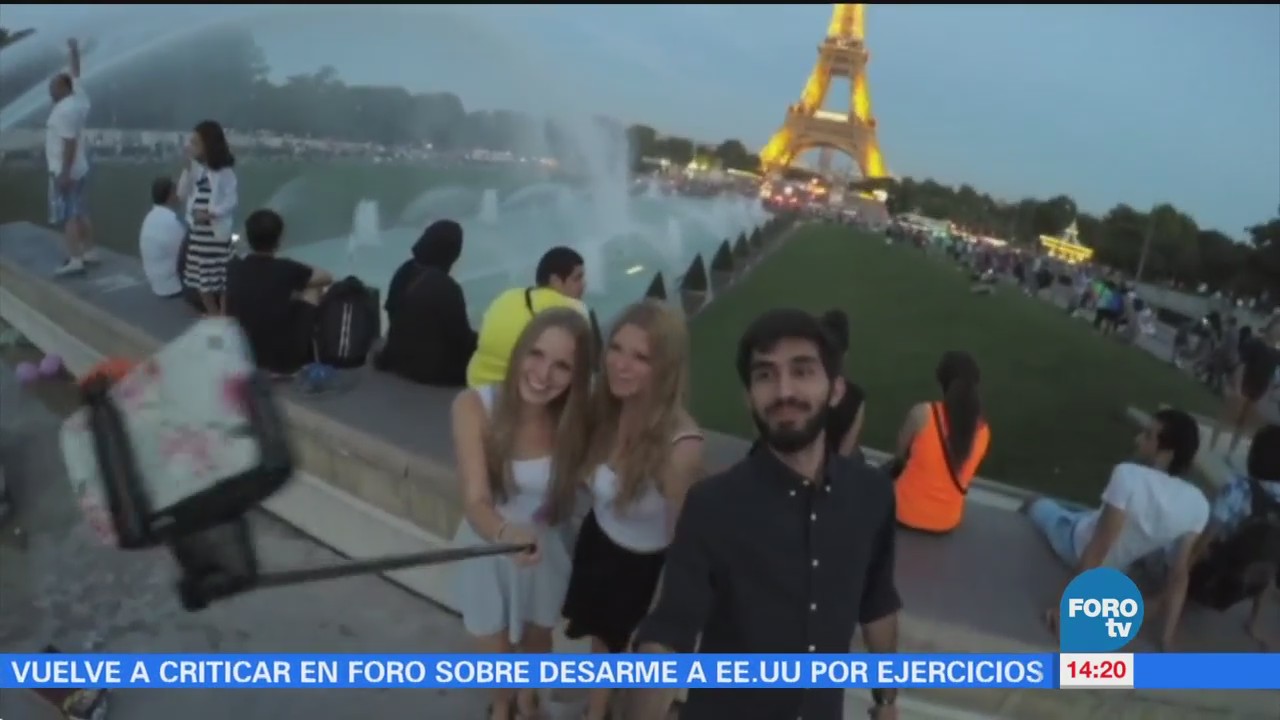Guerra en Francia contra los bastones para selfies