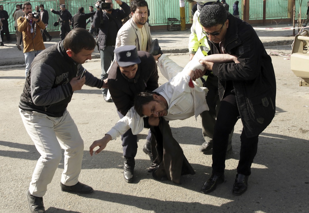 Se eleva a 63 la cifra de muertos tras atentado en Afganistán