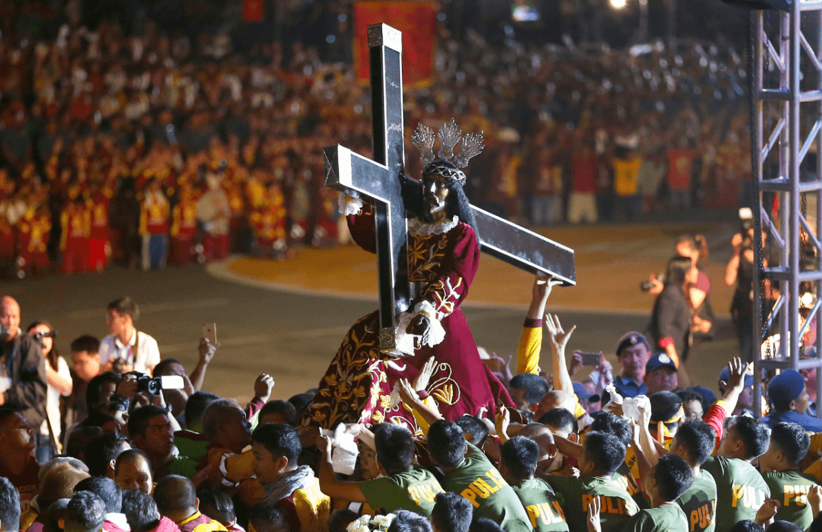 Imagen del Nazareno negro en Filipinas. (AP) 