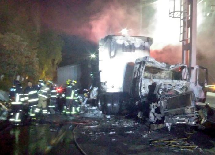Se incendia tráiler en la autopista México-Cuernavaca