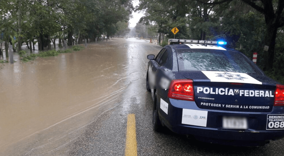 Reabren carretera Villahermosa-Teapa al disminuir inundaciones