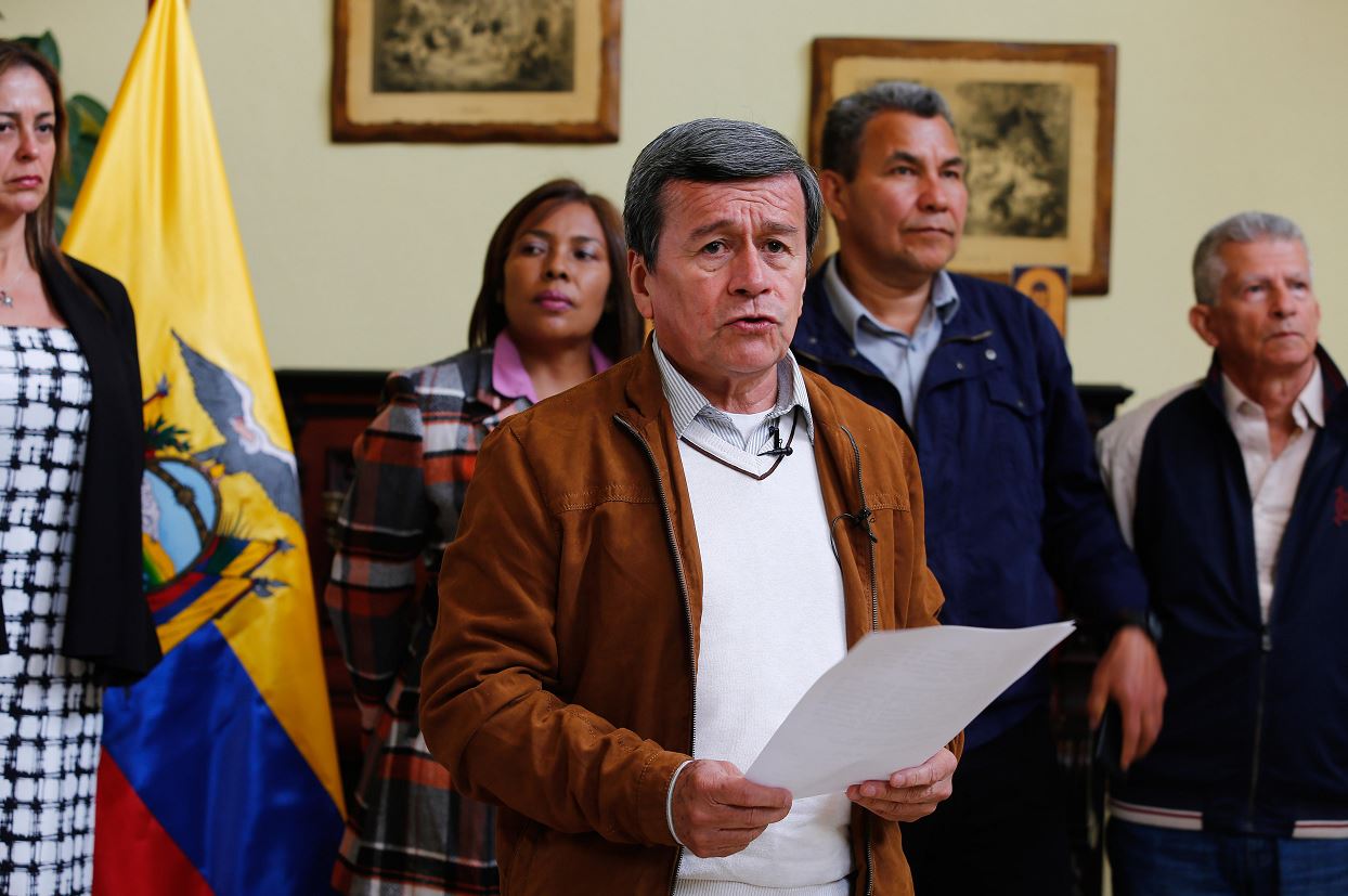Jefe negociador de ELN pide a Santos reconsiderar retiro de diálogo