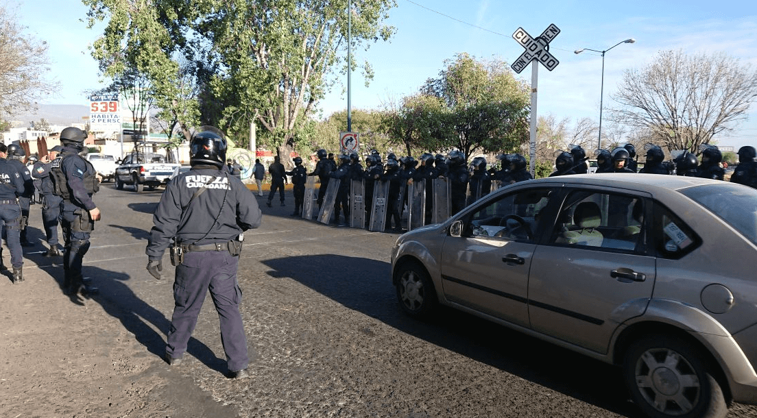 Liberan vías del tren en Morelia; detienen a 29 personas