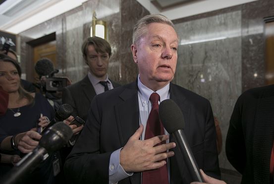 Senador republicano dice que fiscal de Trama Rusa es el "tipo perfecto"
