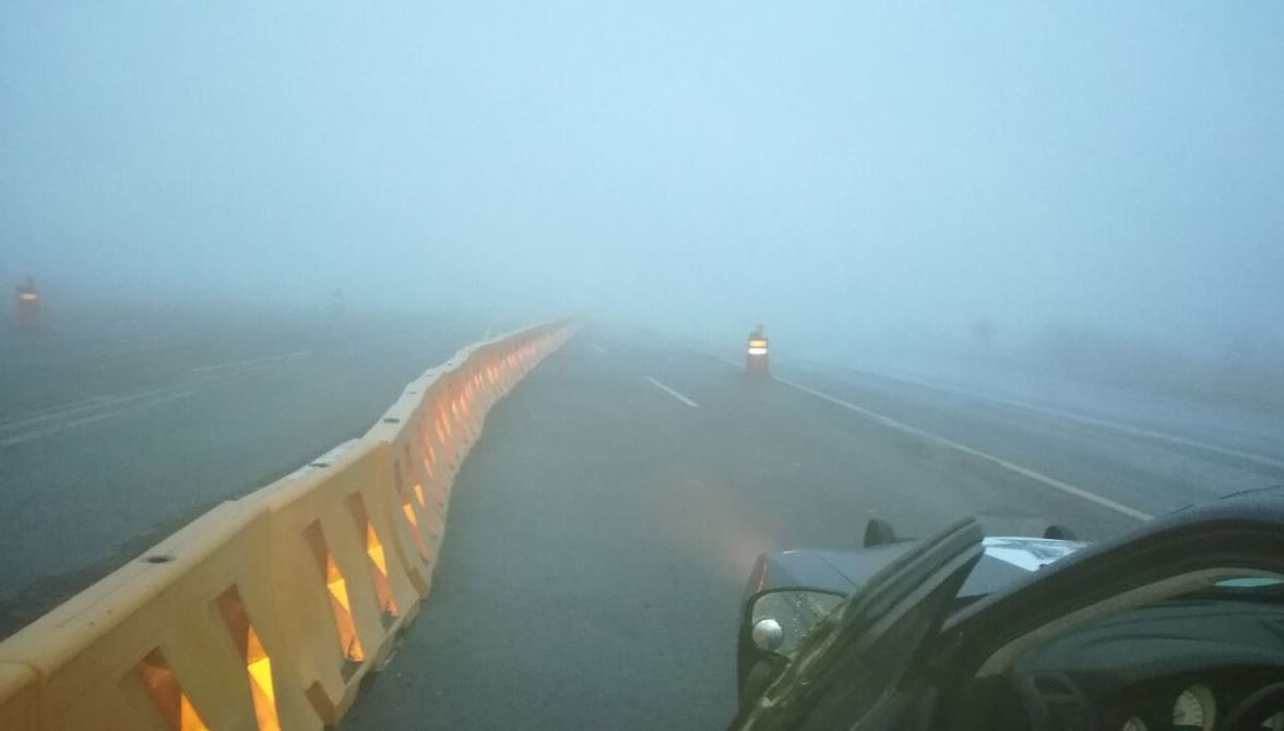 Bancos de niebla afectan tránsito en carreteras de Nuevo León