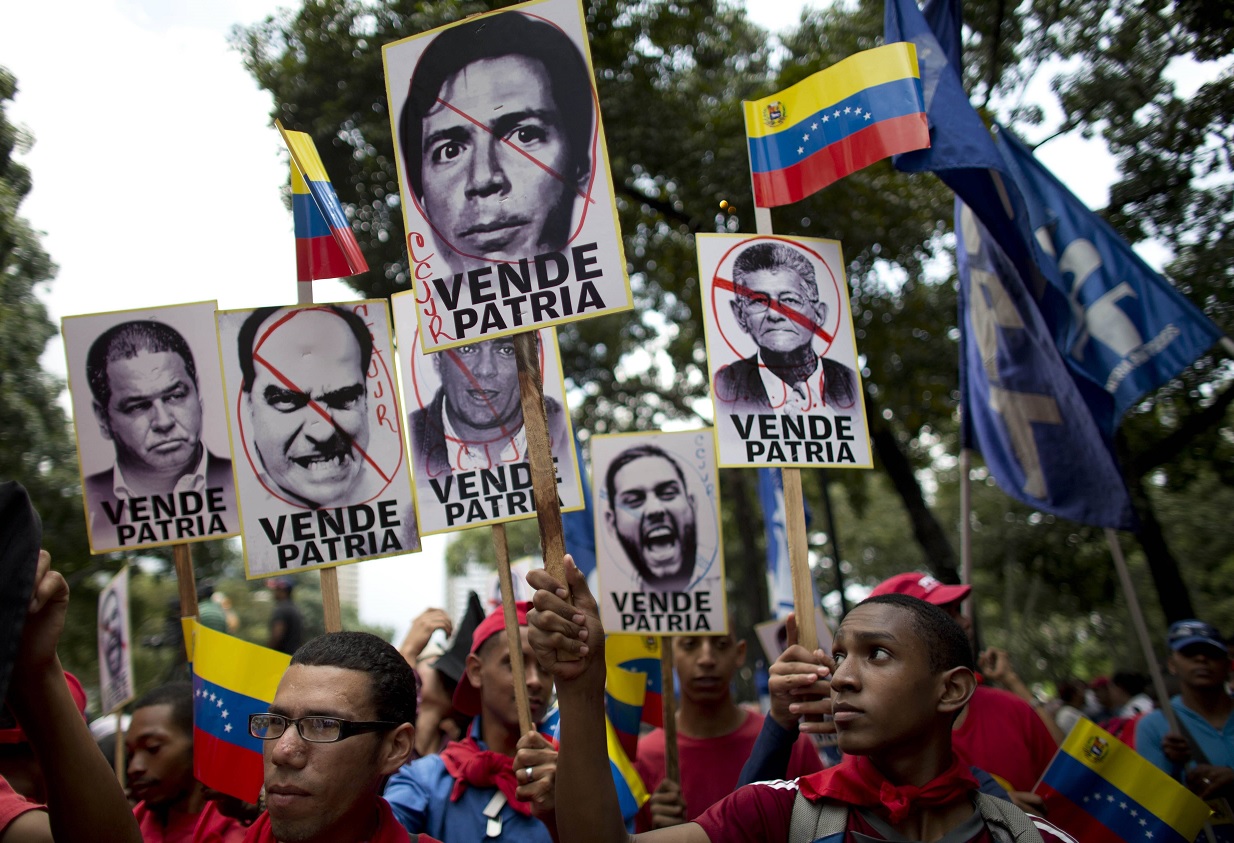 Diálogo en Venezuela está 'moribundo' por adelantar elecciones, dice opositor