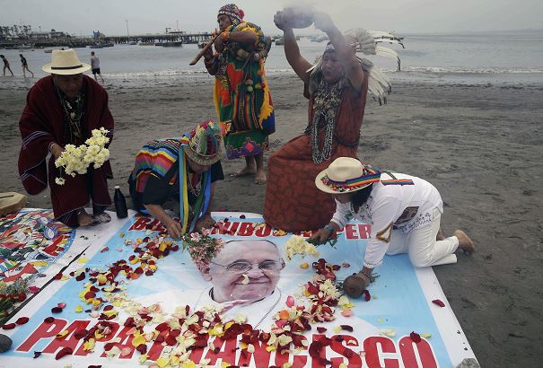 Perú espera entusiasmado al papa Francisco; su visita podría mitigar crisis política