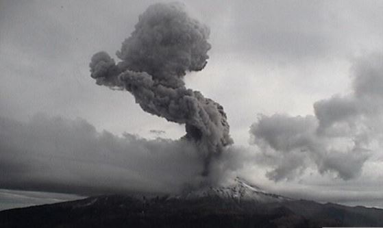 volcán Popocatépetl registra una fuerte explosión