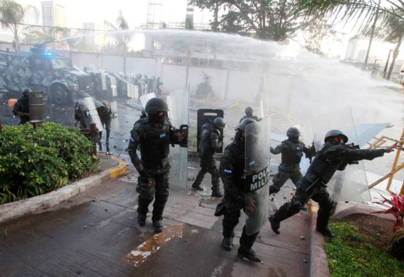 protesta contra supuesto fraude electoral en Honduras deja al menos 20 lesionados