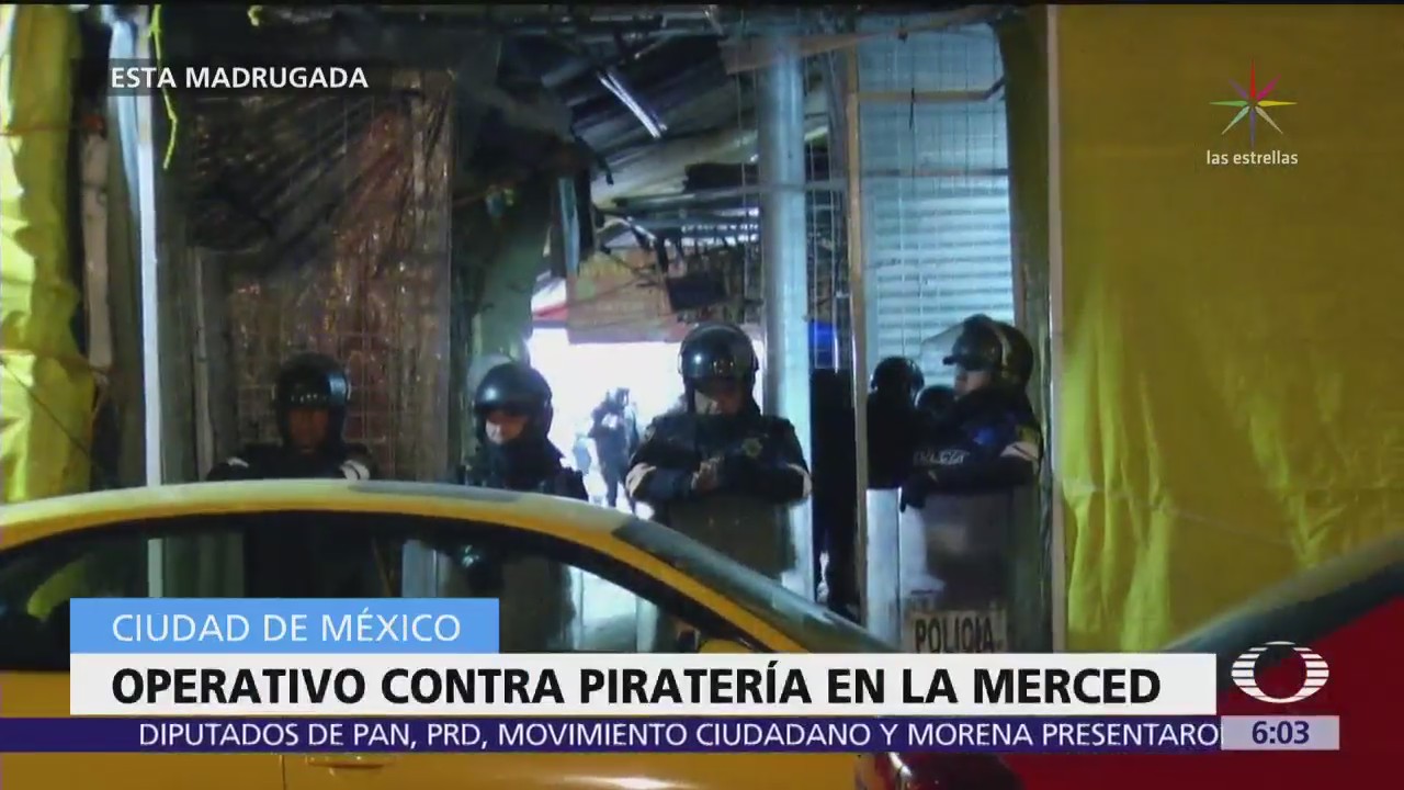 Realizan operativo contra la piratería en el mercado de La Merced, CDMX